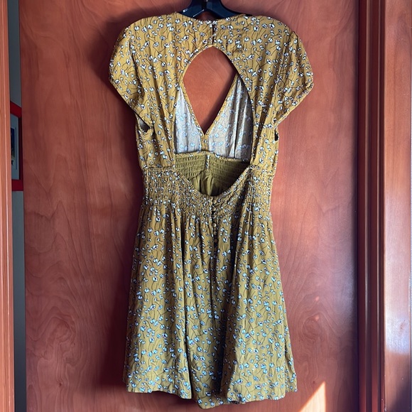 FREE PEOPLE fall colored  print cutout back dress with POCKETS! - Picture 5 of 11